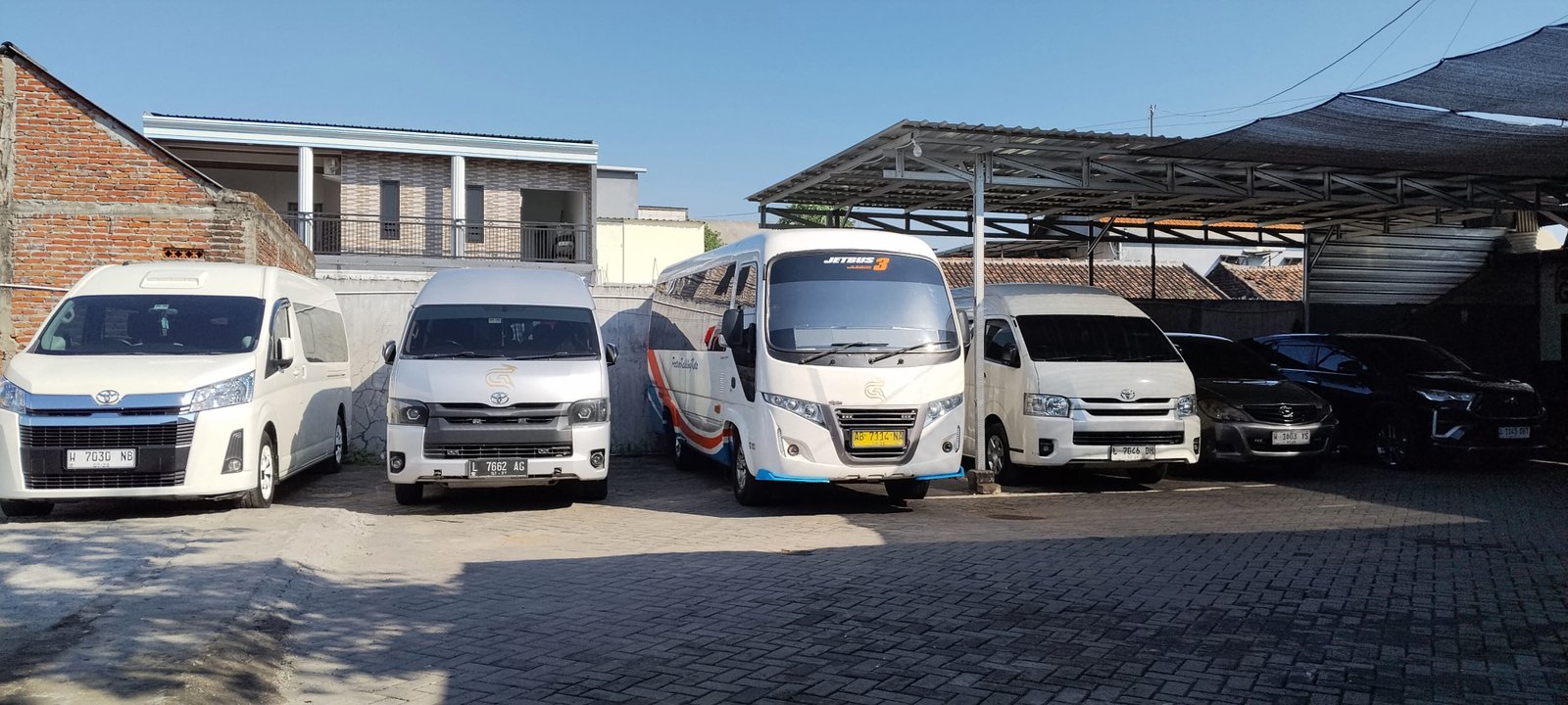Sewa Mobil Surabaya & Sidoarjo dengan Sopir Profesional – Rental Mobil Jawa Timur Terpercaya