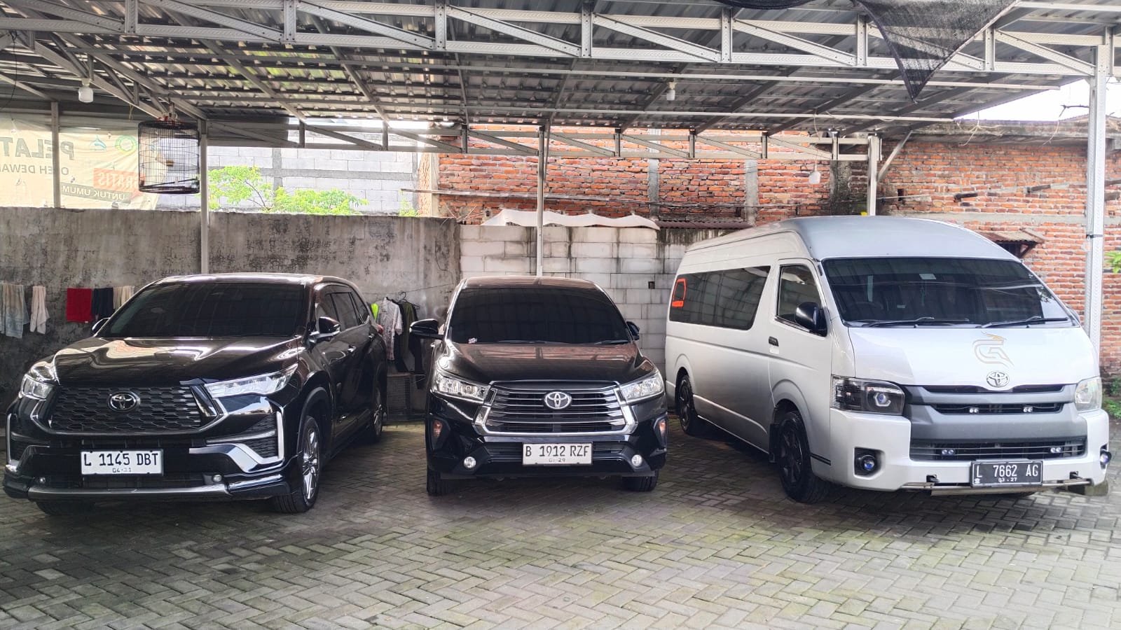 Rental Mobil Hiace Premio Surabaya & Sidoarjo – Armada Premium Terawat dengan Sopir Profesional
