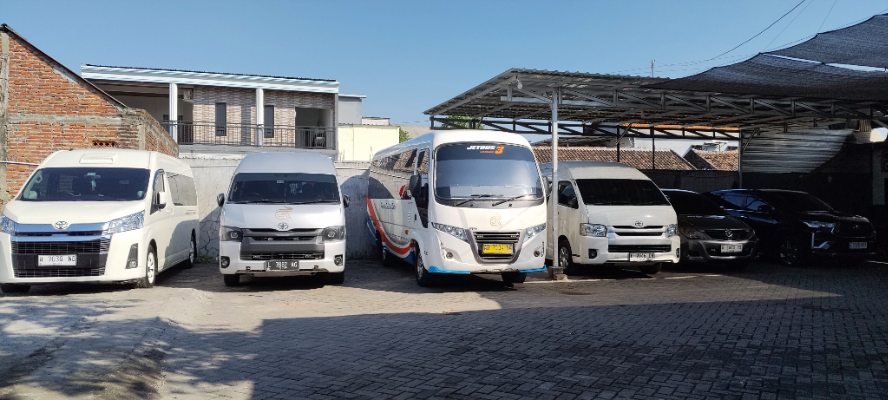 Sewa Mobil Surabaya & Sidoarjo dengan Sopir Profesional – Rental Mobil Jawa Timur Terpercaya
