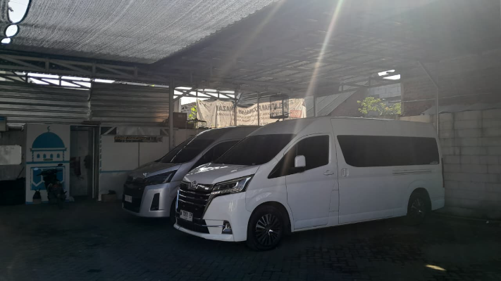 Sewa Mobil Elf & Van Surabaya Sidoarjo: Rental Mobil Rombongan dengan Driver Profesional di Jawa Timur