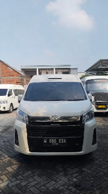 Hiace Putih Terawat – Solusi Rental Mobil Rombongan di Sidoarjo & Surabaya